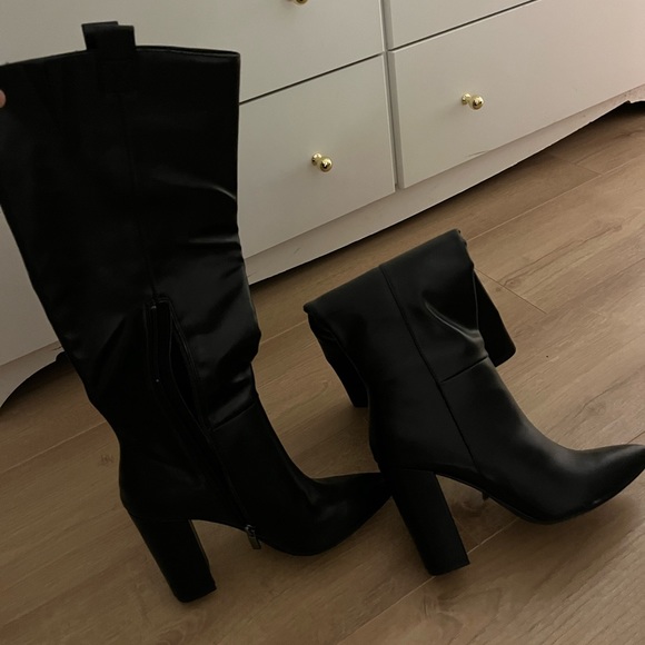 Black booties - Picture 1 of 1